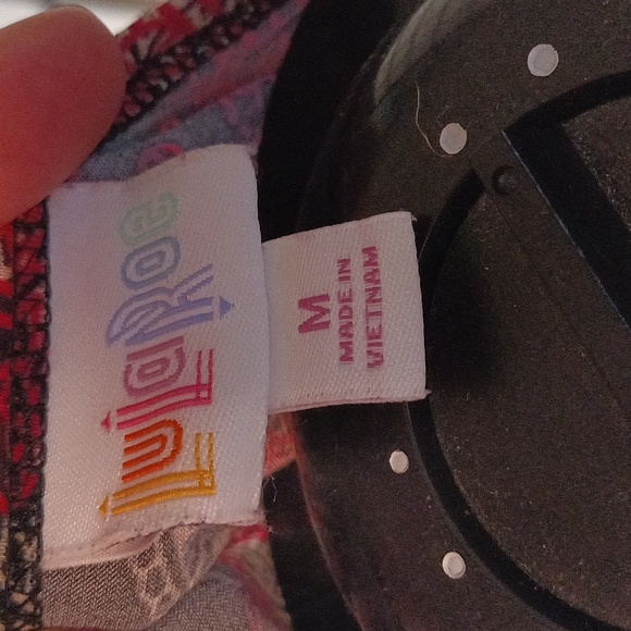 LuLaRoe Paisley Top❤️ - Picture 3 of 5